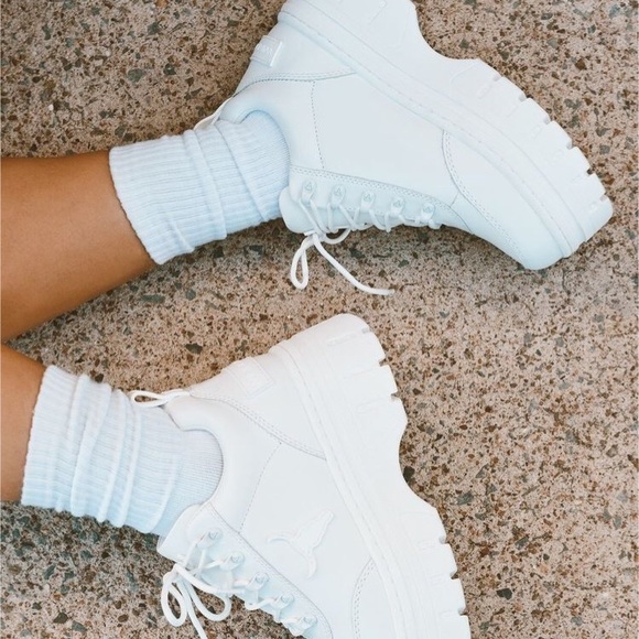 Comment if you are selling any of these shoes - Picture 3 of 6